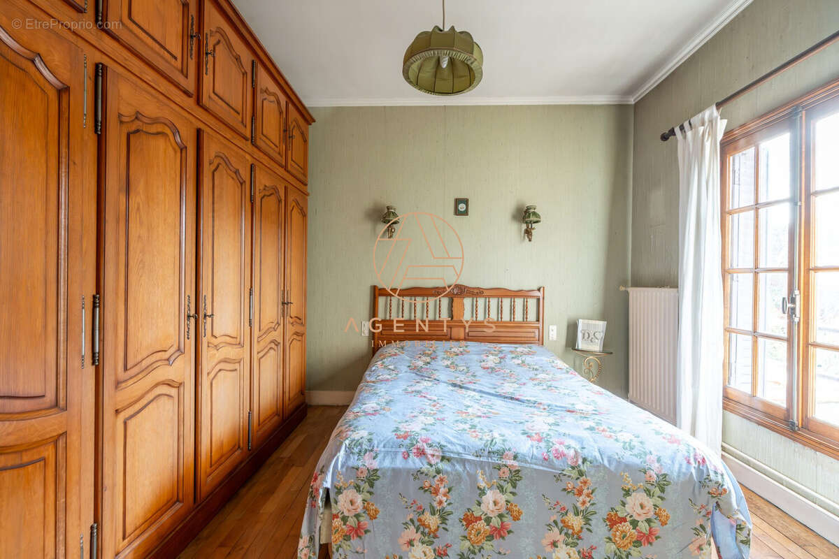 Maison à LE PERREUX-SUR-MARNE