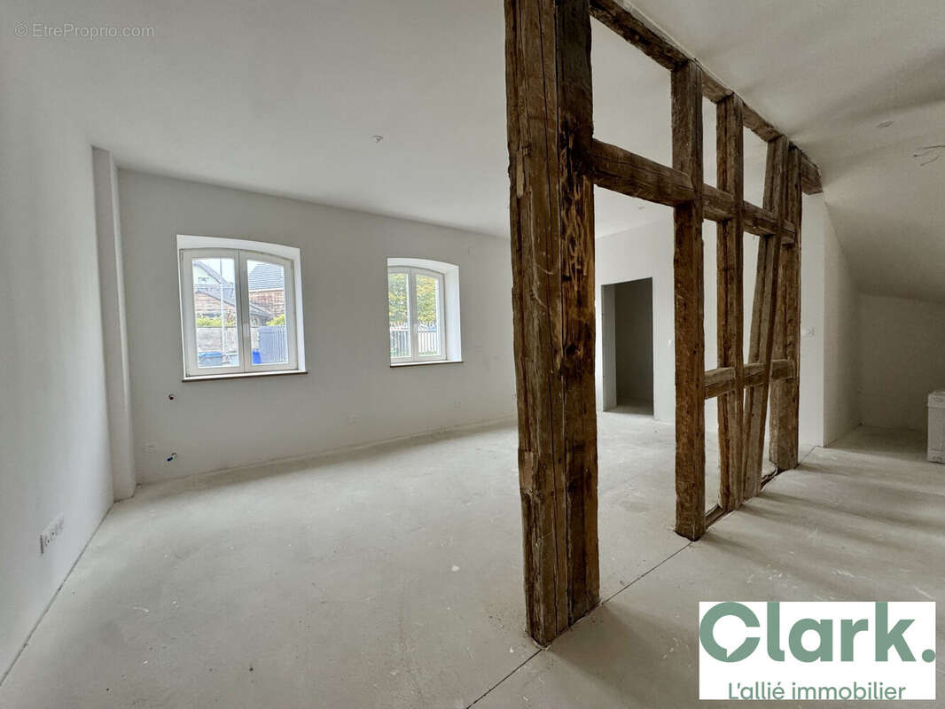 Espace cuisine et salon - Appartement à OBERHAUSBERGEN