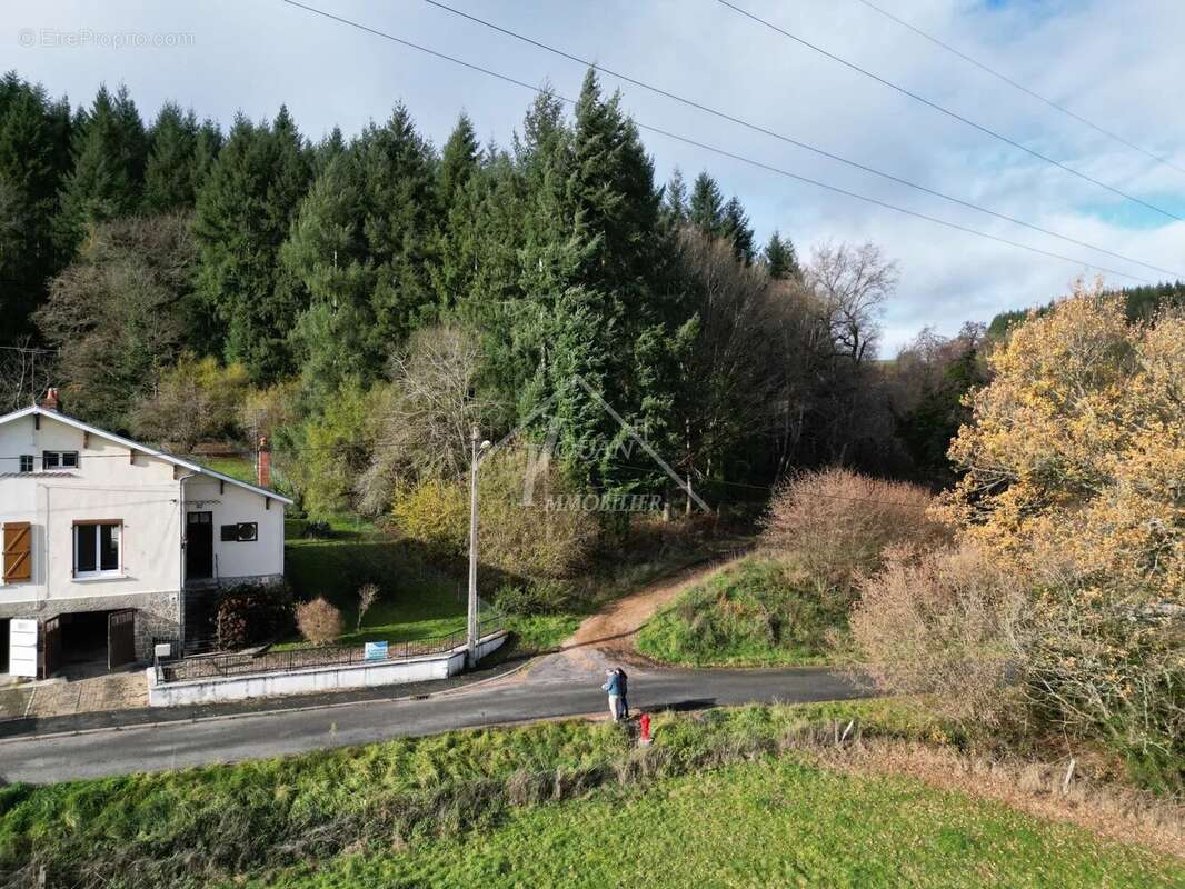 Maison à SAINT-ELOY-LES-MINES