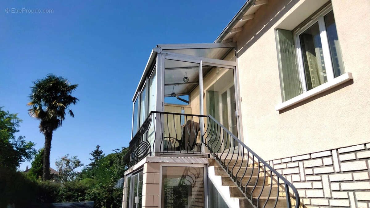 Maison de village à Mauprevoir, Jardins, Garage, Dépendances, Proche des Commerces, 3 Chambres, 2 Salles de Bains - photo 7