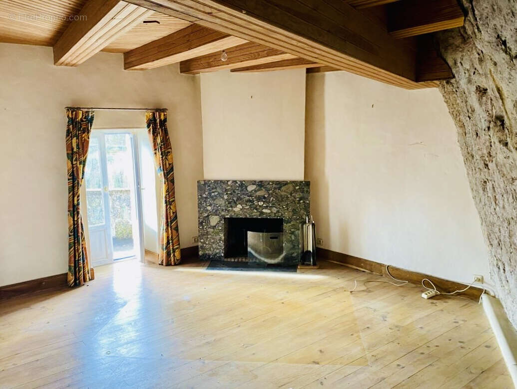 Maison à CABRERETS