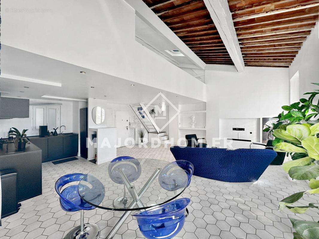 Appartement à MARSEILLE-4E