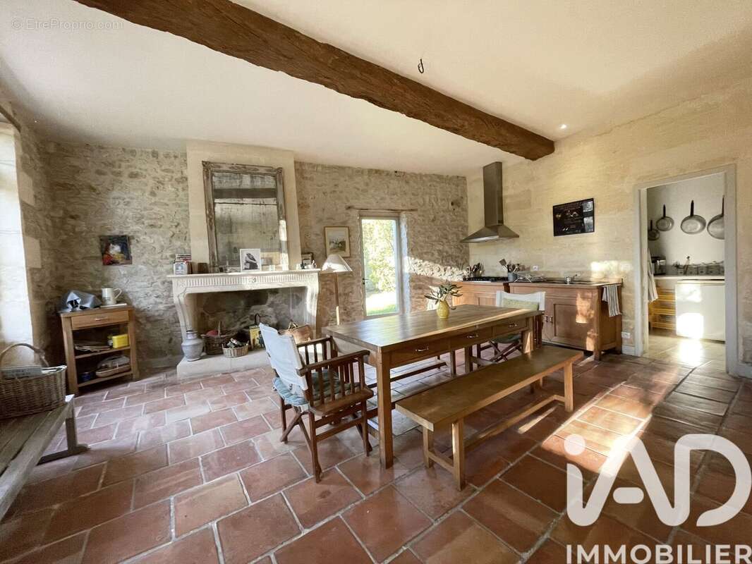 Maison 471 m² à Blaignan  - photo 6