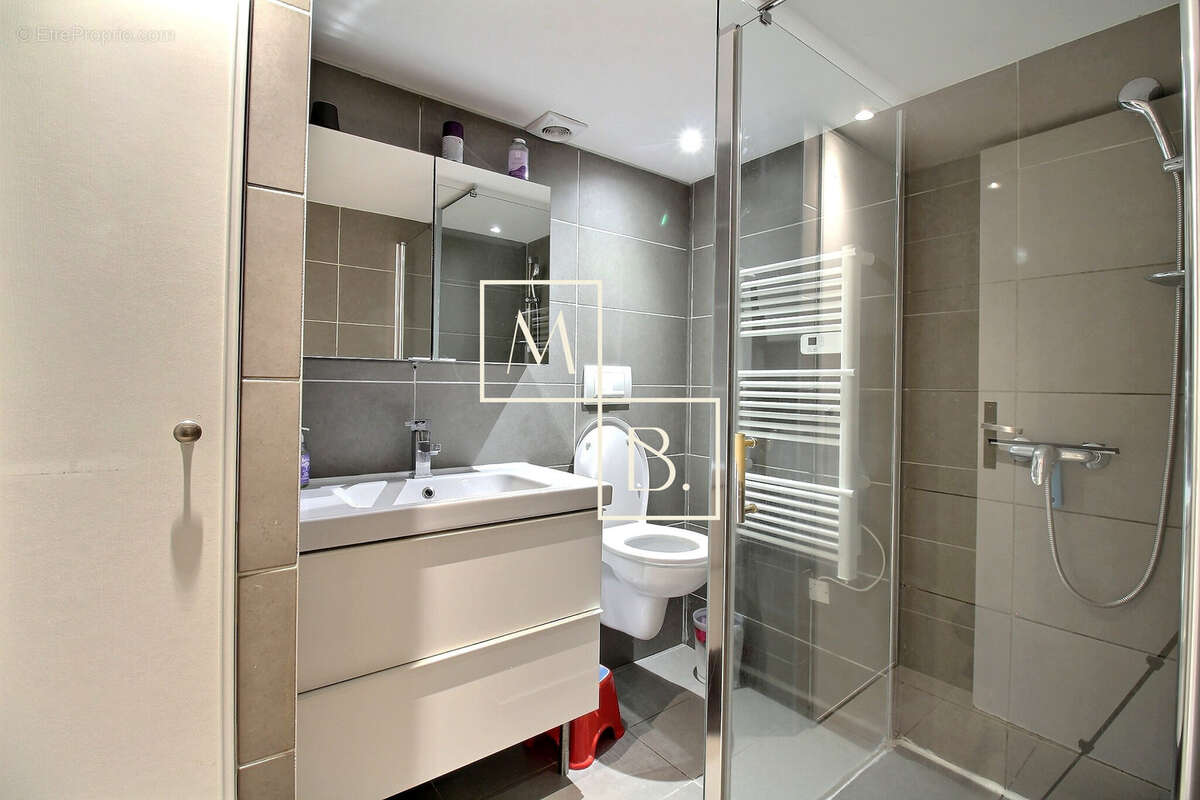 AGDE, Centre historique, appartement T2 meublé de 38 m2 avec terrasse/patio. - photo 11