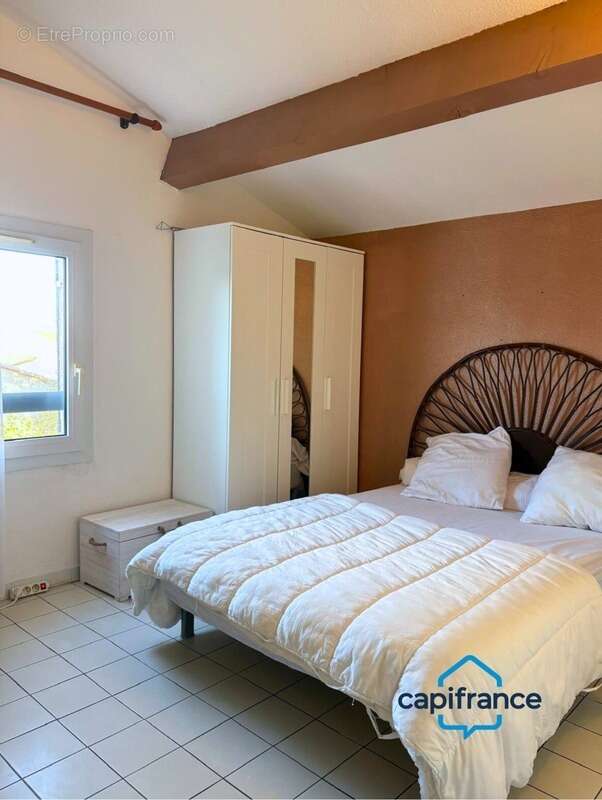 Maison à VIC-LA-GARDIOLE