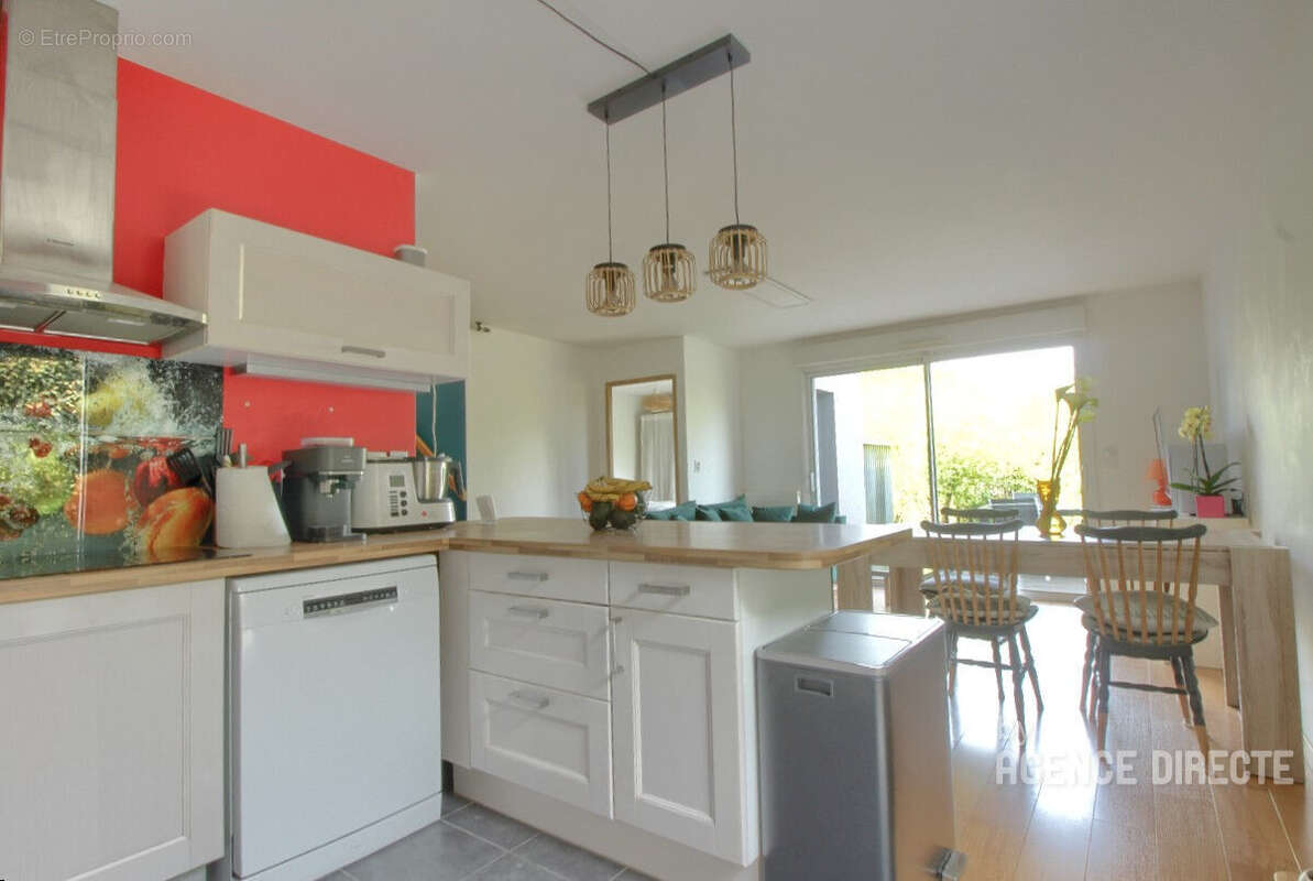 Maison à LA CHAPELLE-DES-FOUGERETZ