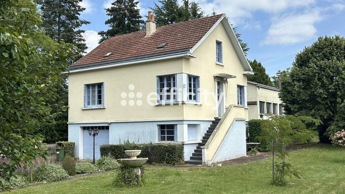 Maison à SAINT-CYR-SUR-LOIRE