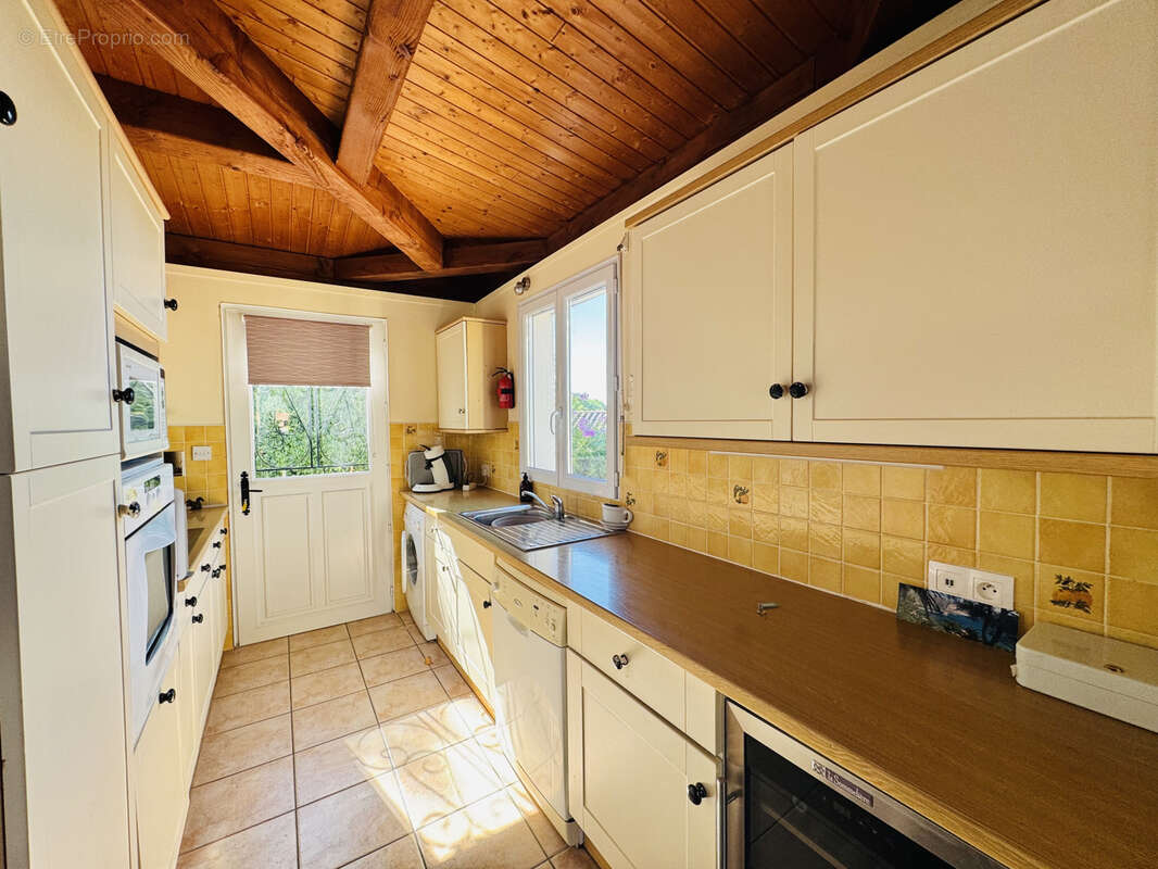  À vendre   Élégante maison T3 avec jardin dans un domaine privé et sécurisé à Bormes-les-Mimosas  - photo 5