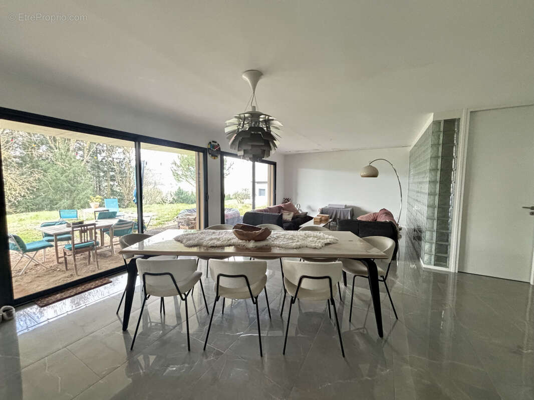 Maison à SAINT-FORGEUX