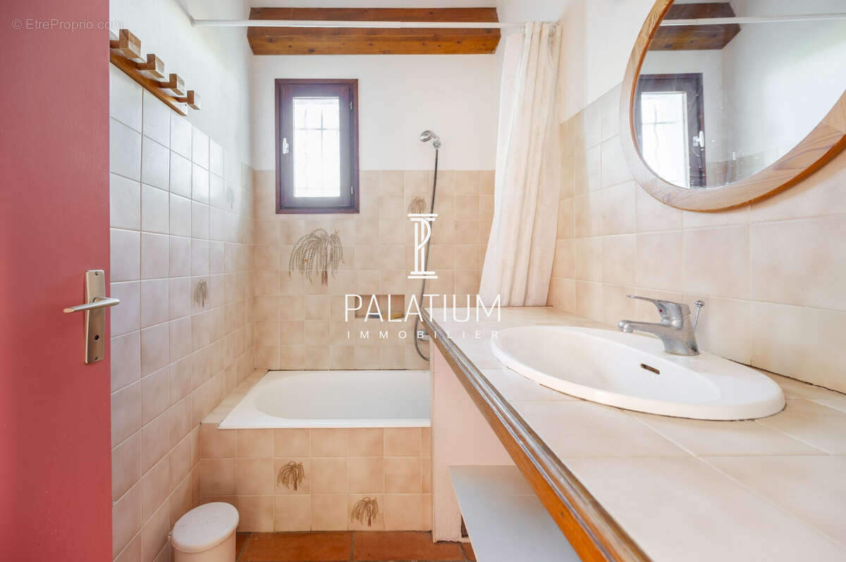 Maison 73 m² à Esparron-De-Verdon  - photo 8