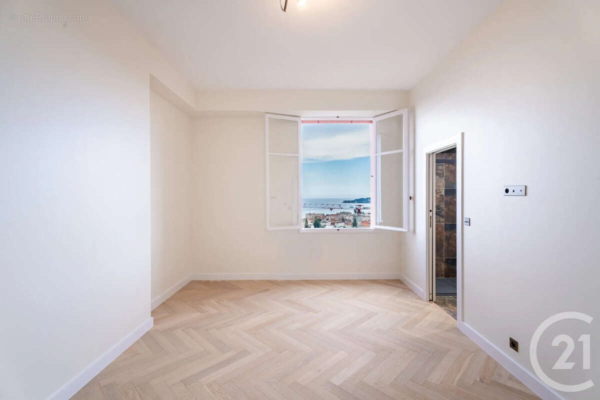 Appartement à BEAULIEU-SUR-MER