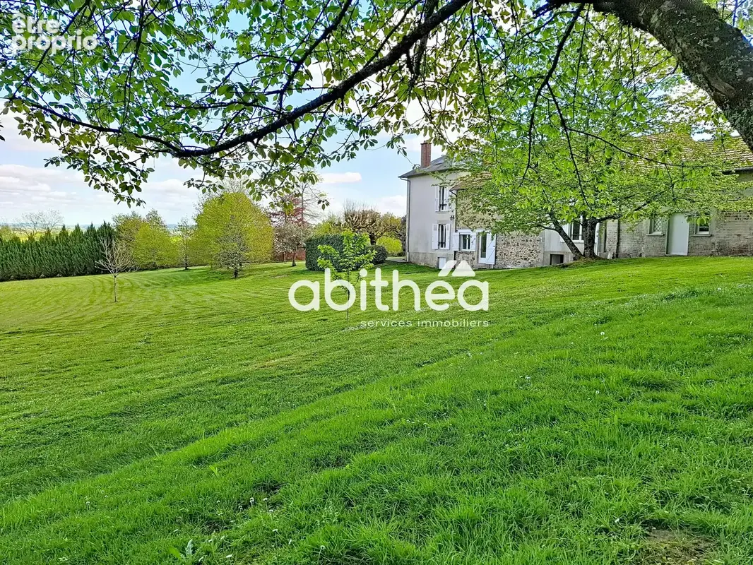 Propriété de 239 m2, sur 2,5 ha de terres et bois. - photo 16