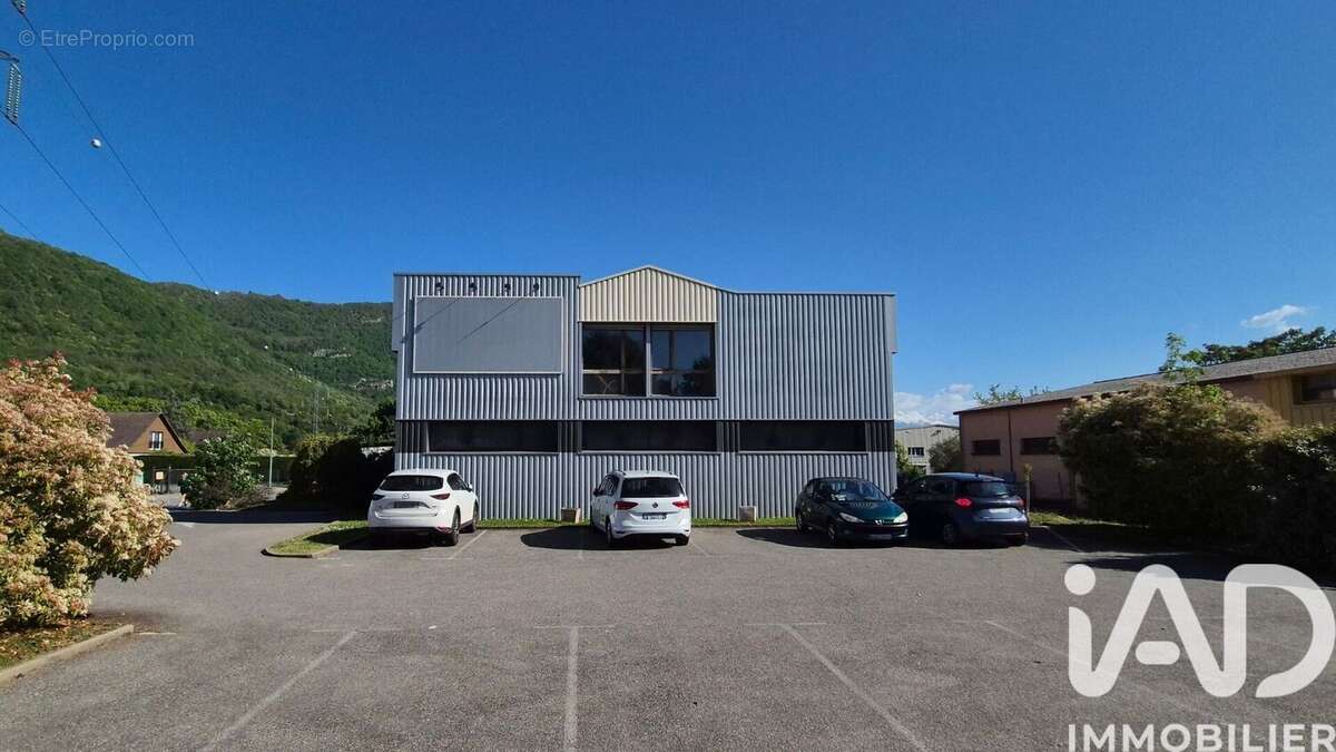 Commerce 708 m² à Barby  - photo 2
