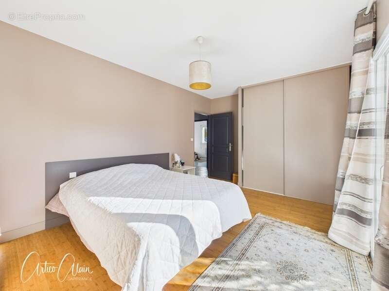 Maison à LAUZERVILLE