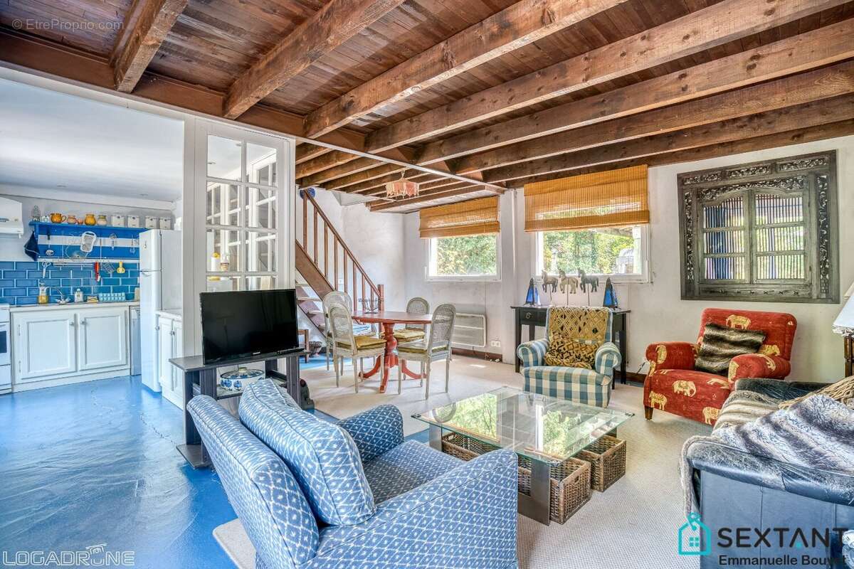 Grande longère du 19ème rénovée, 320 m², gîte et chambres d'hôtes, terrain de 1,5 ha, 5 min des commodités - photo 10