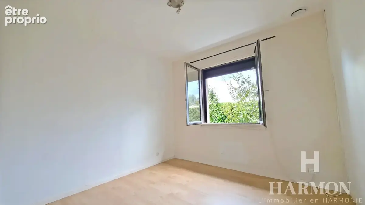 Maison de plain-pied avec 4 chambres, en impasse, à Saint-Pierre-du-Mont - photo 7