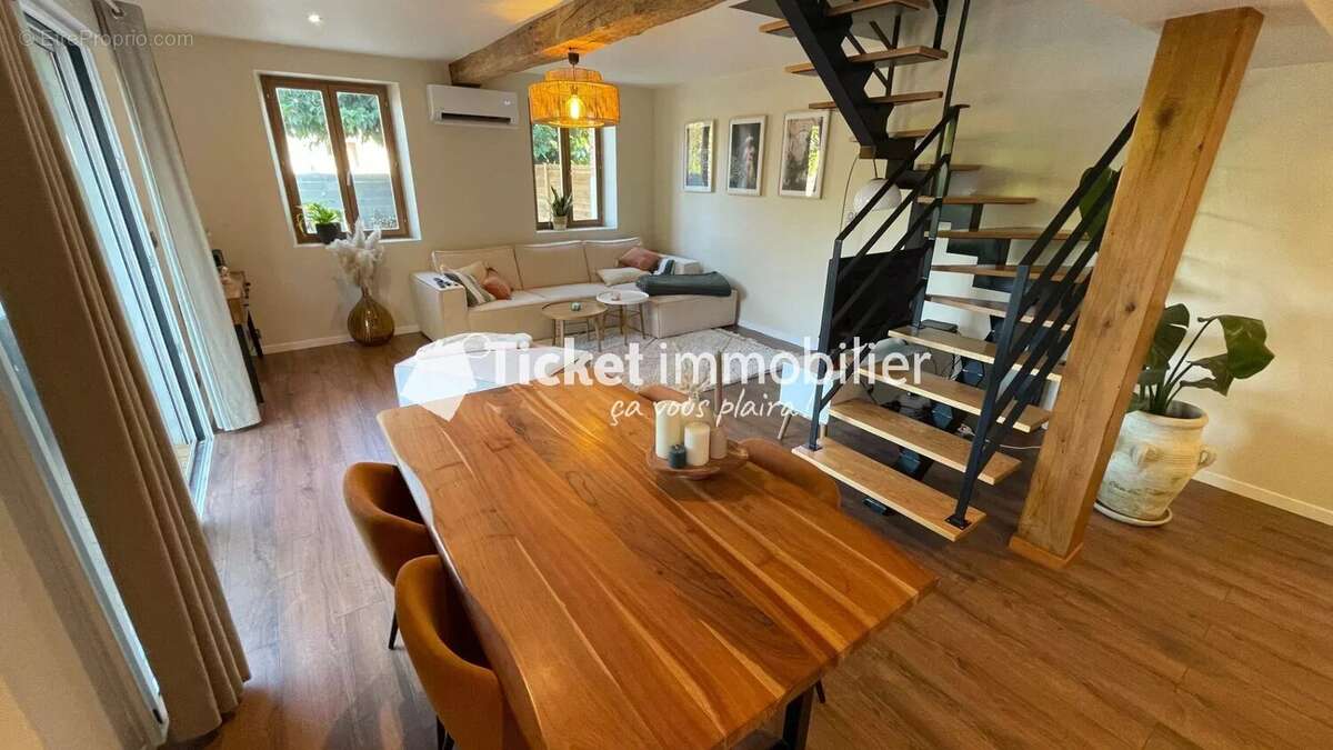 Maison t3 92m2 avec garage, jardin de 466m2, climatisation, travaux recents etc ... - photo 2