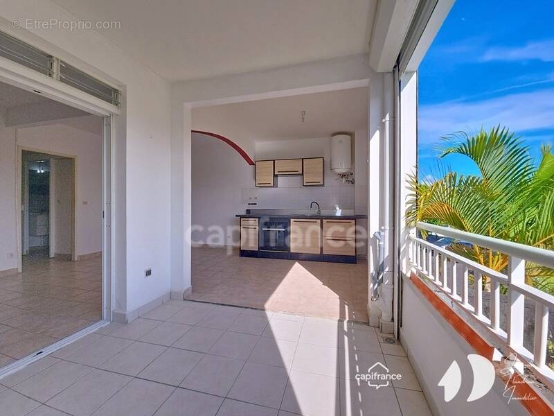 Appartement à BAIE-MAHAULT
