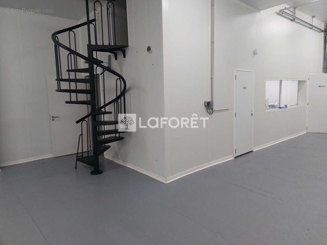 Commerce à SAINT-POL-SUR-TERNOISE