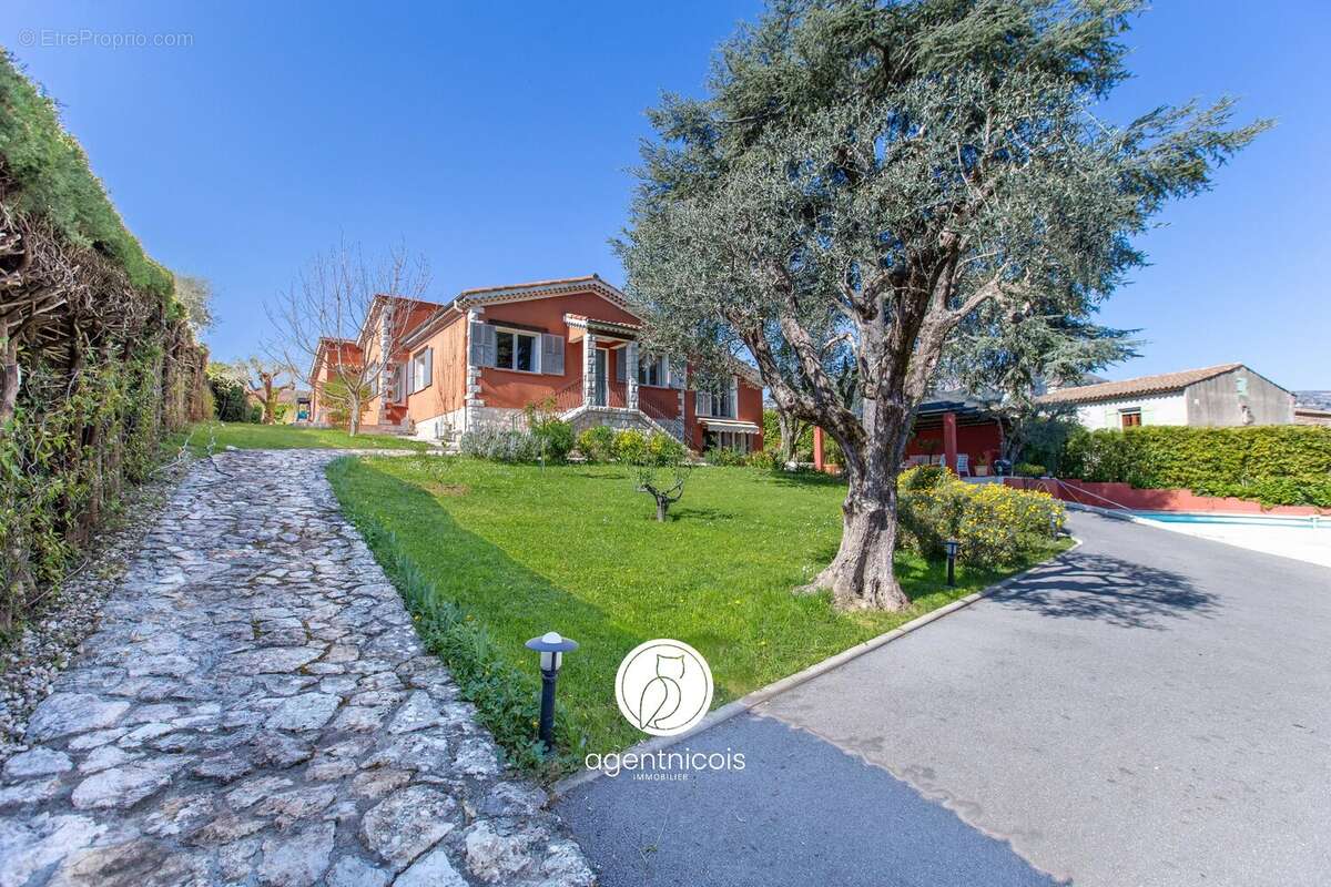 Maison à SAINT-JEANNET