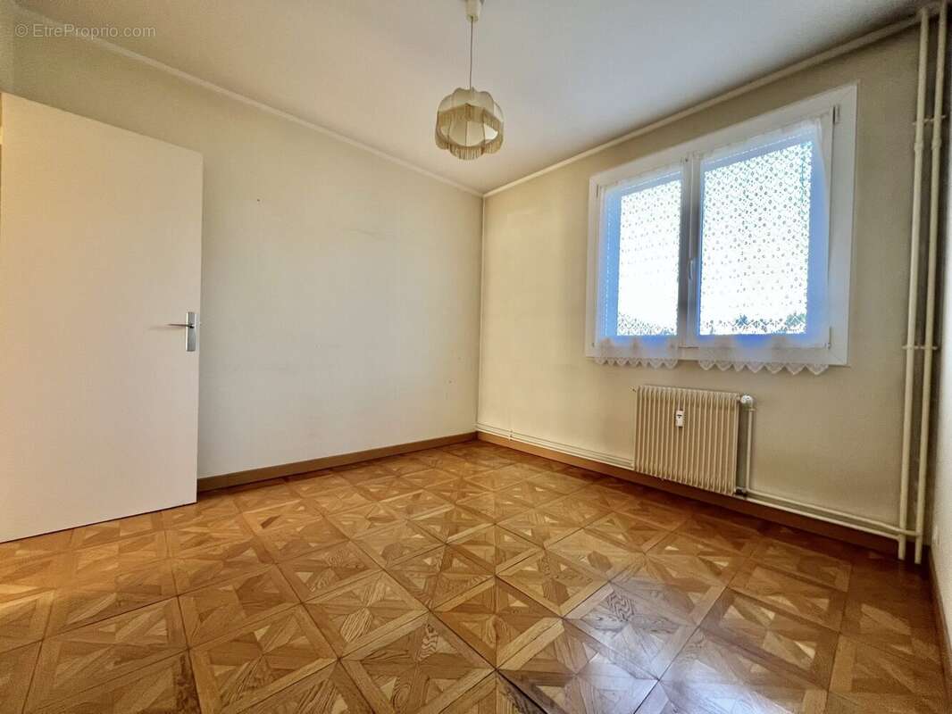 Appartement 64 m² à Mende  - photo 8