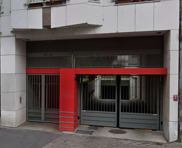 Parking à PARIS-10E