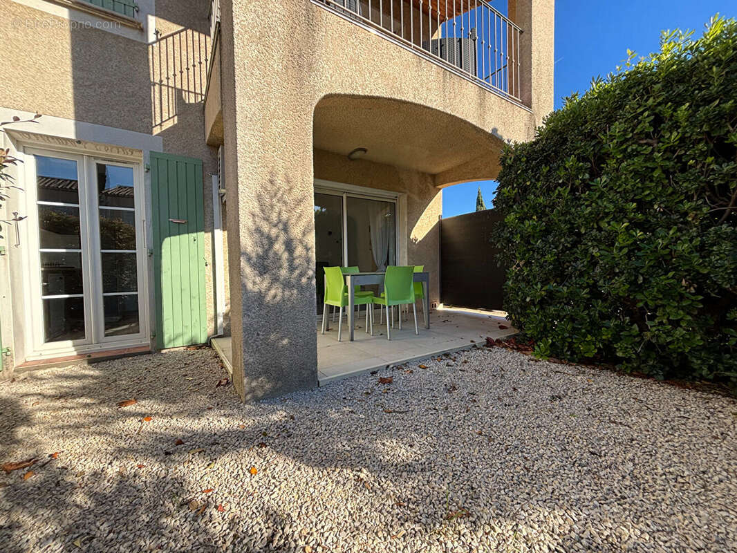 Appartement à SAINTE-CECILE-LES-VIGNES