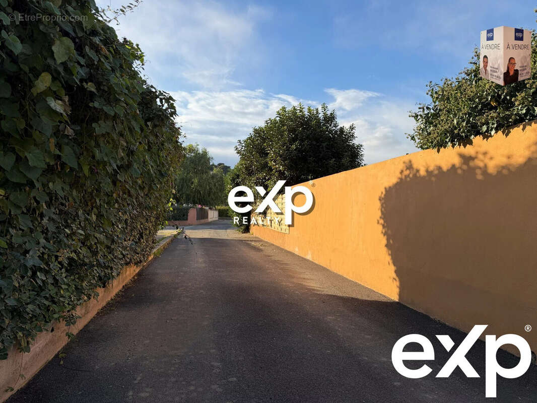 Terrain à OLLIOULES