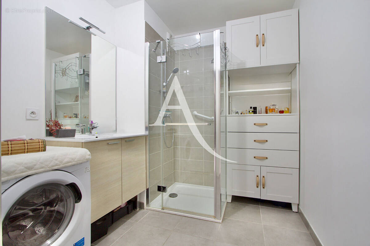 Appartement à LATTES