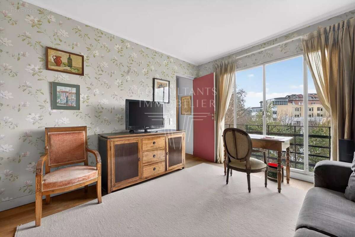 Appartement à NEUILLY-SUR-SEINE