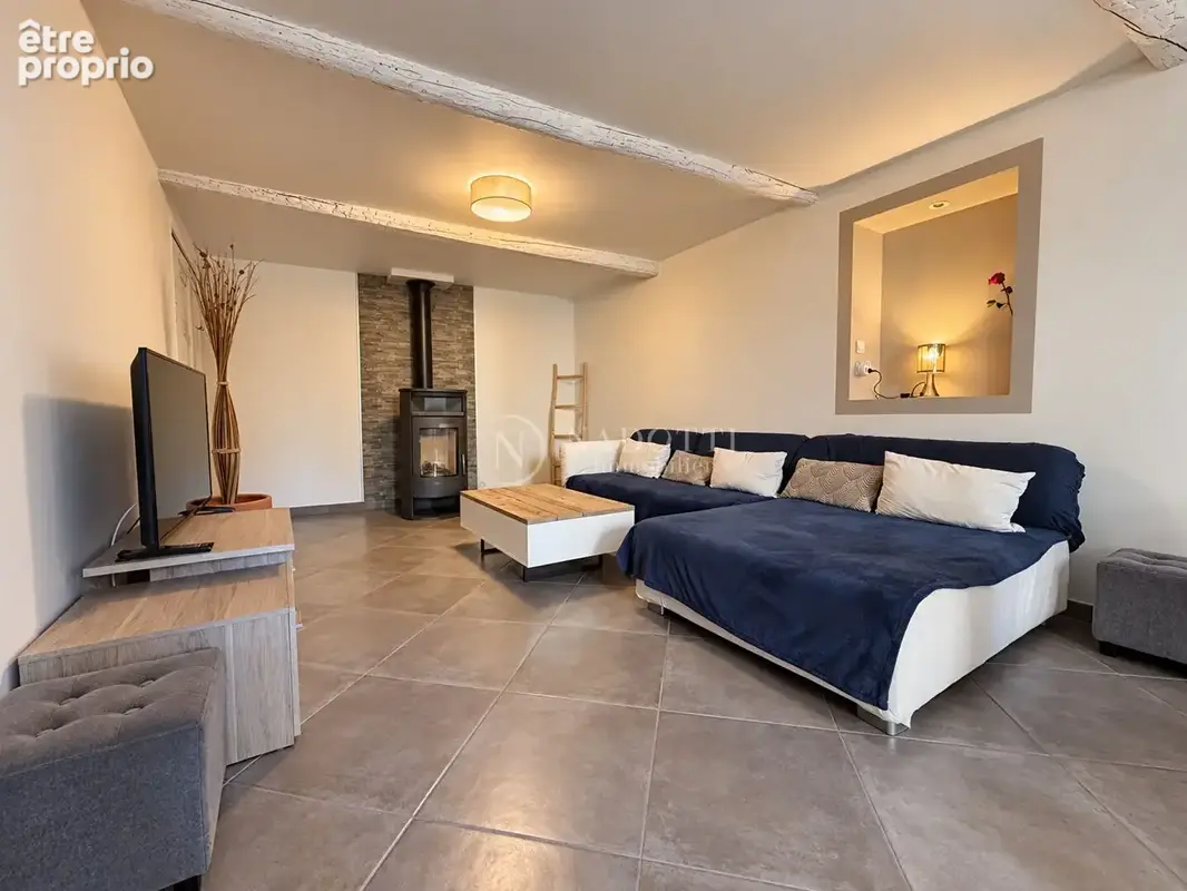 A VENDRE VILLELAURE (84530) Maison de village avec terrasse, deux garages, cave, sous sol et grenier - photo 6