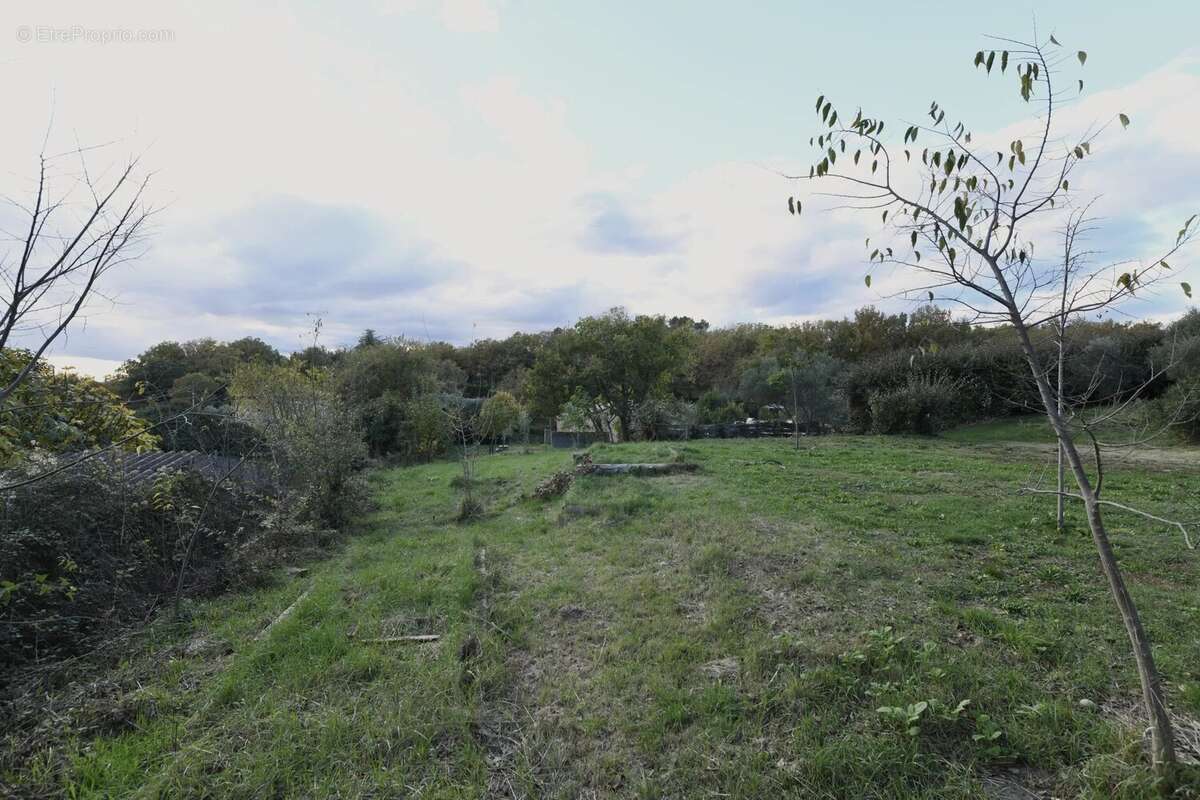 Terrain à UZES
