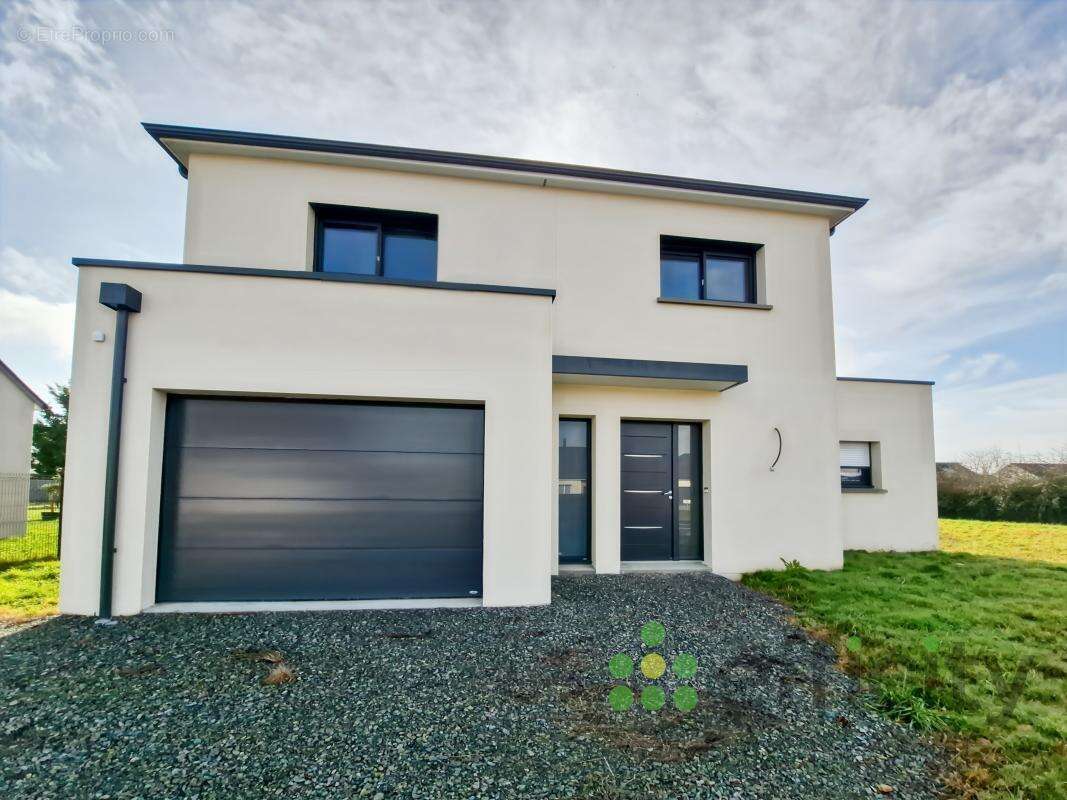 Maison à NEUVILLE-SUR-SARTHE