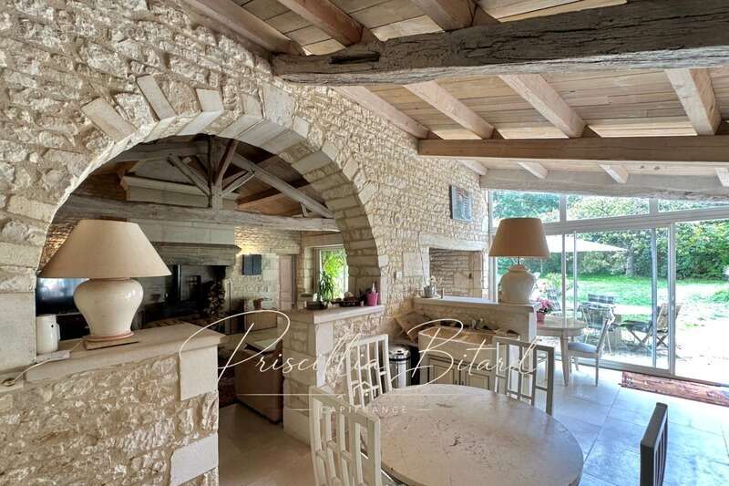 Maison à MONTROY