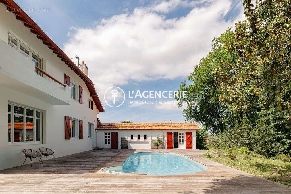 Maison 195 m² à Larressore  - photo 2