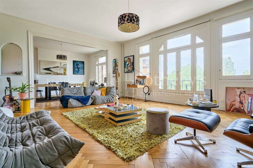 Croisé Laroche – Appartement de caractère rénové avec soin, beaux volumes et prestations contemporai - photo 6