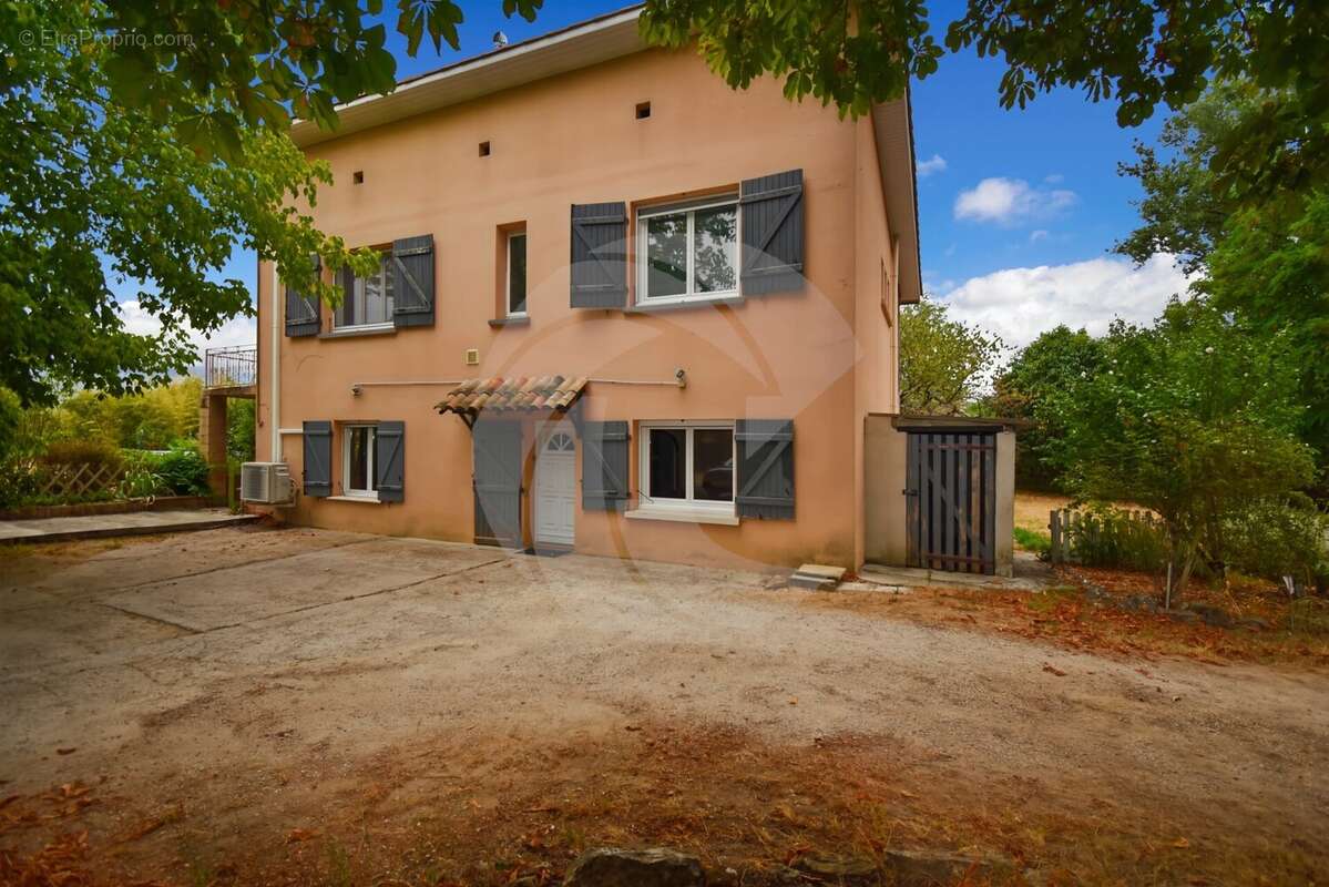 Maison 172 m² à Bioule  - photo 2
