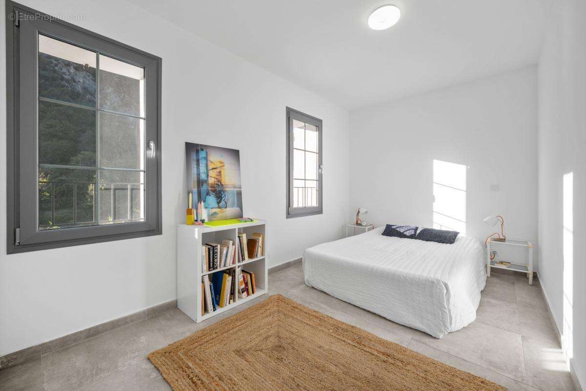 Appartement à TOURRETTE-LEVENS