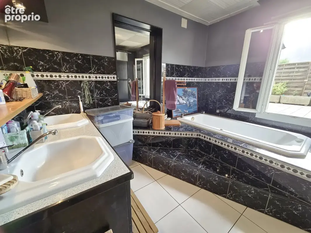 FONTAINE - Secteur Drac Exclusivite - Maison + Studio + annexes - photo 8