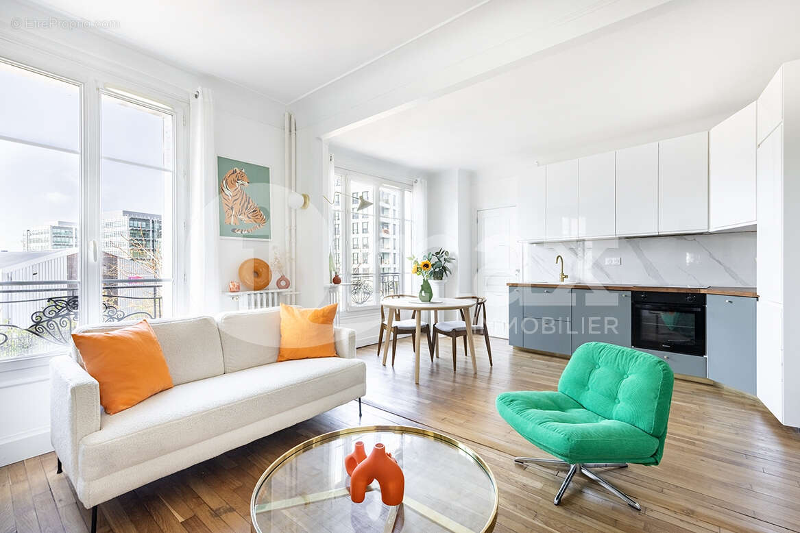 Appartement à COURBEVOIE