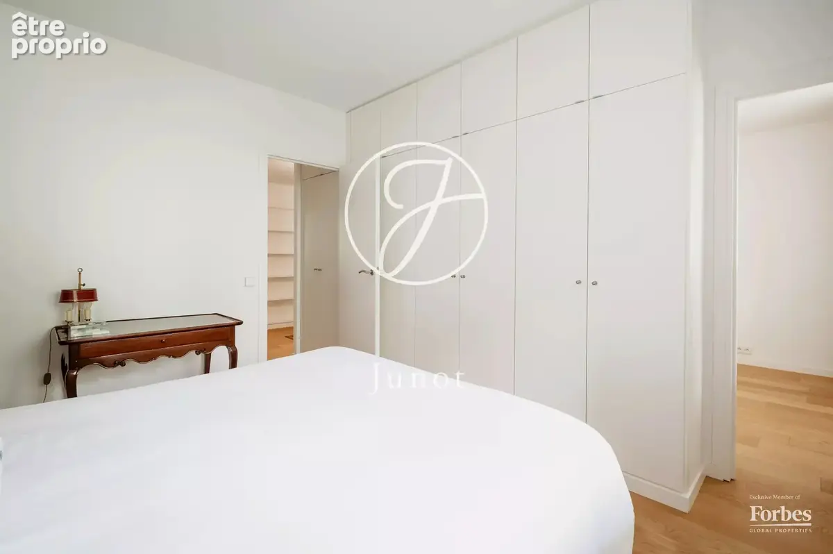 Paris 7e - BRETEUIL / PLACE VAUBAN - Appartement - 3 pièces - 81,16m² Carrez - 2 chambres - photo 12