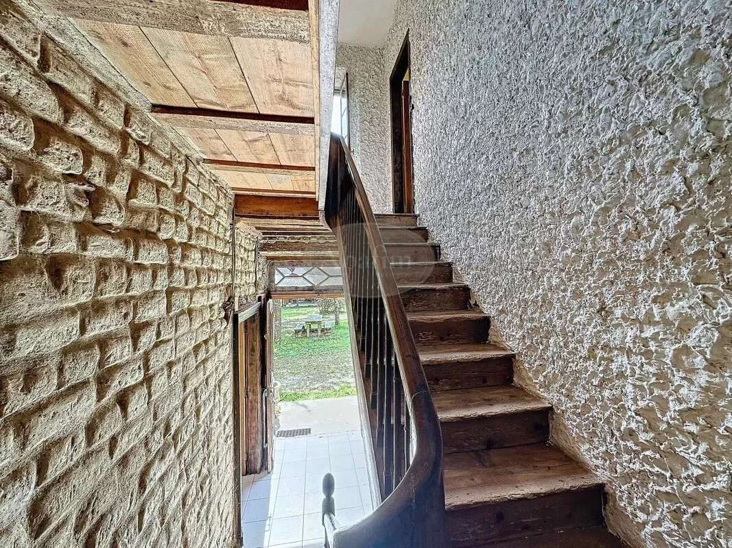 Maison à MONLEON-MAGNOAC