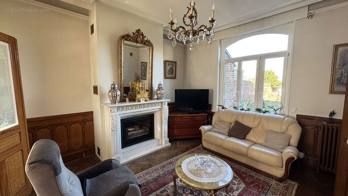 Maison à AIX-NOULETTE