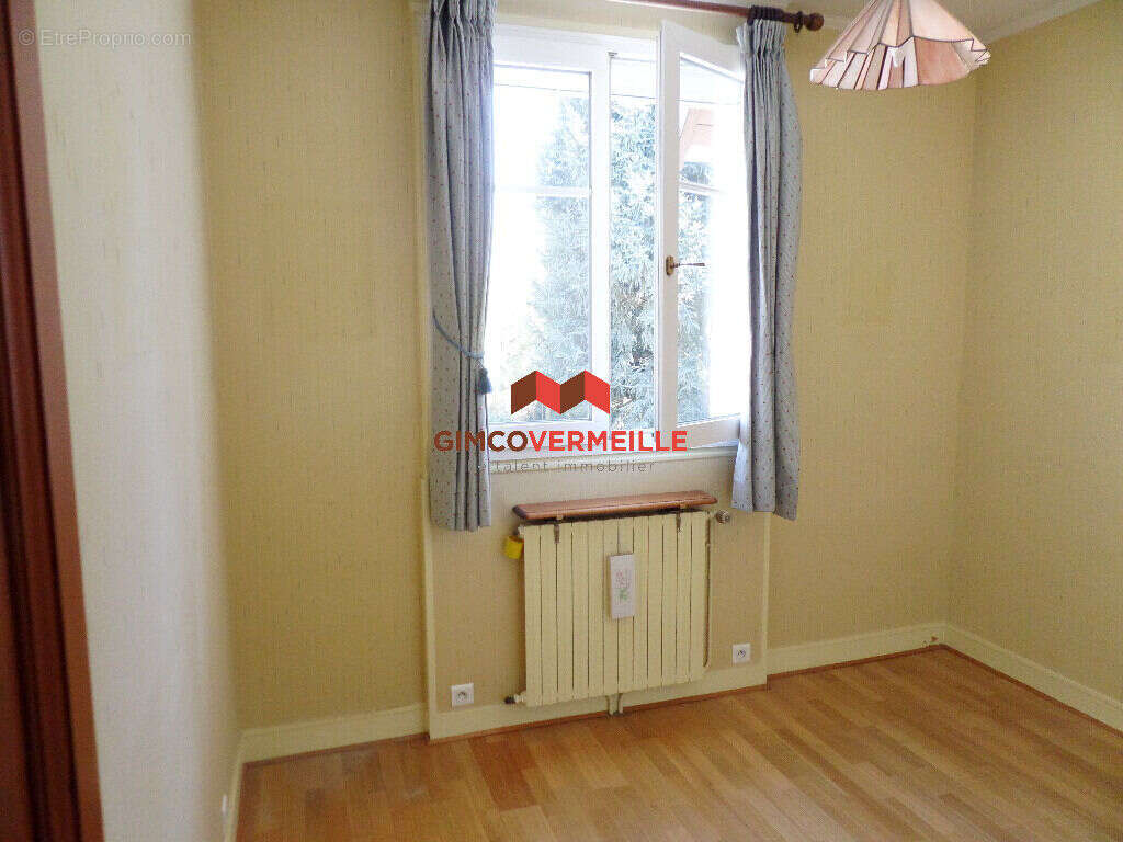 Maison à LA CELLE-SAINT-CLOUD