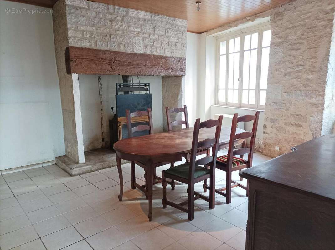 Maison 135 m² à Caniac-Du-Causse  - photo 2