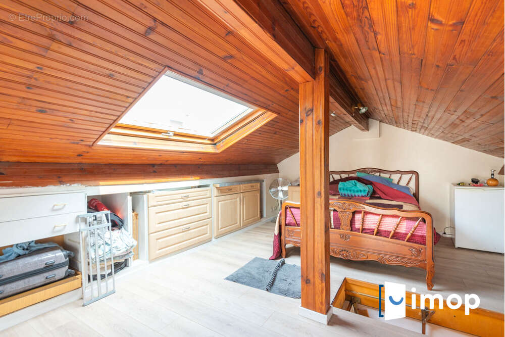 Maison à COURBEVOIE