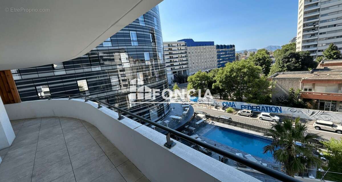 Appartement à MARSEILLE-4E
