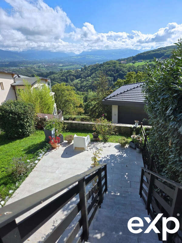 Appartement à MONNETIER-MORNEX