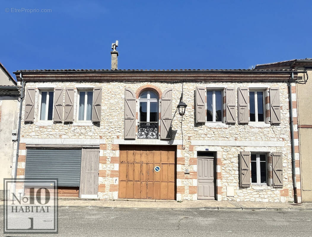 Maison à MAUVEZIN
