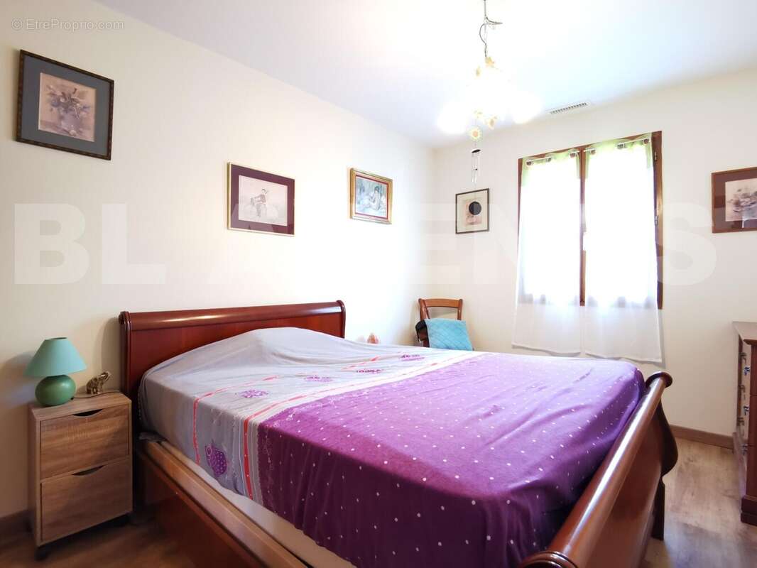 CH 2 - Maison à SAINTE-TERRE